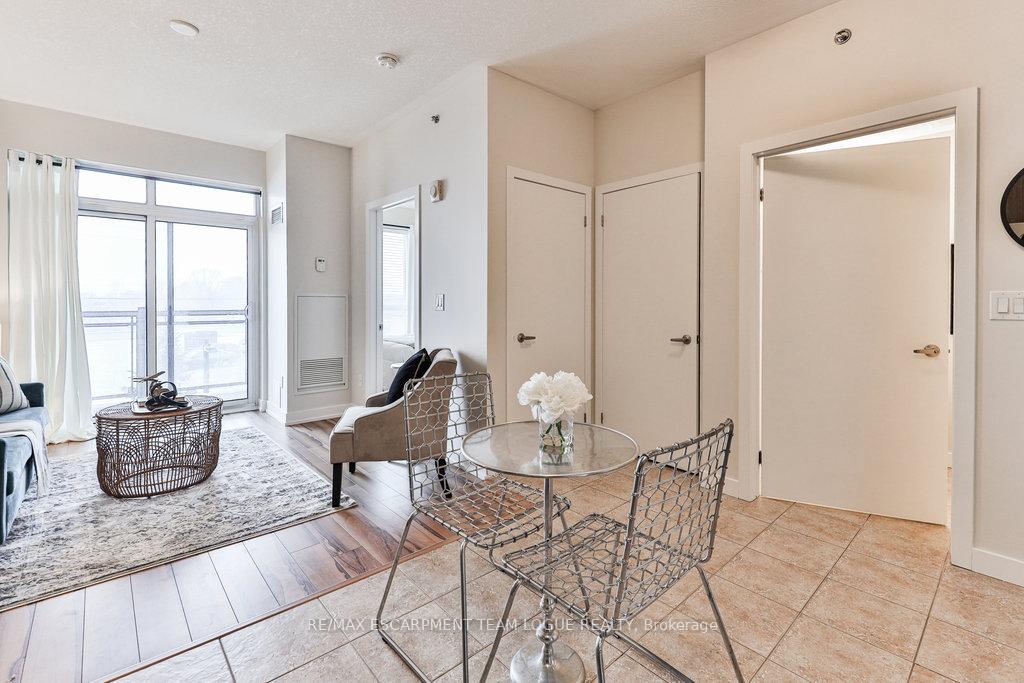 1 Bedroom Condo at 2490 Old Bronte,  Oakville For sale