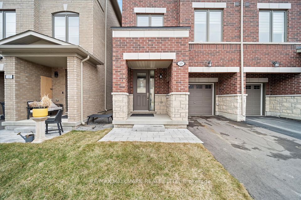 109 Halliford Place, Brampton, ON L6P 4N6