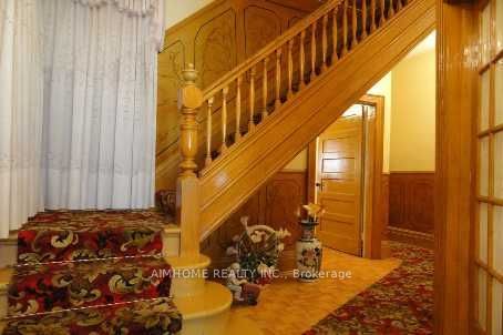 598 Bathurst Street