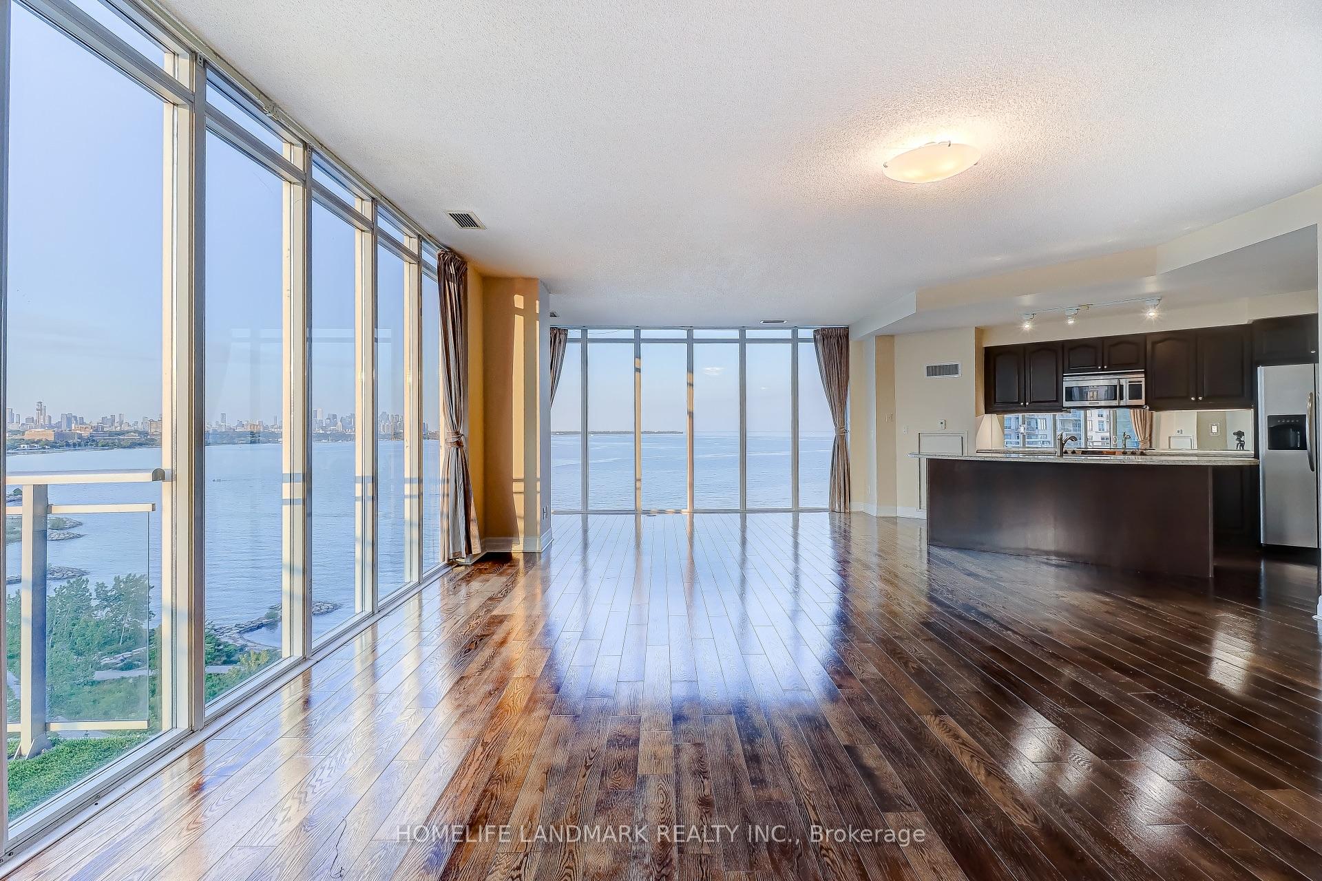 3 Bedrooms Condo at 58 Marine Parade, Toronto For sale