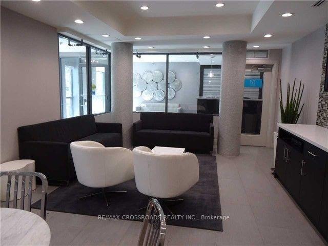 2 Bedrooms Condo at 17 Kenaston, Toronto For sale