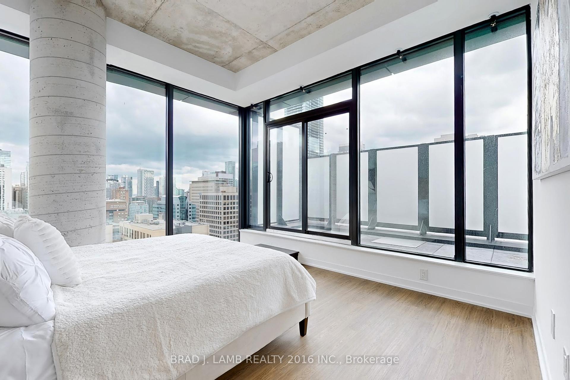 3 Bedrooms Condo at 195 McCaul, Toronto For sale