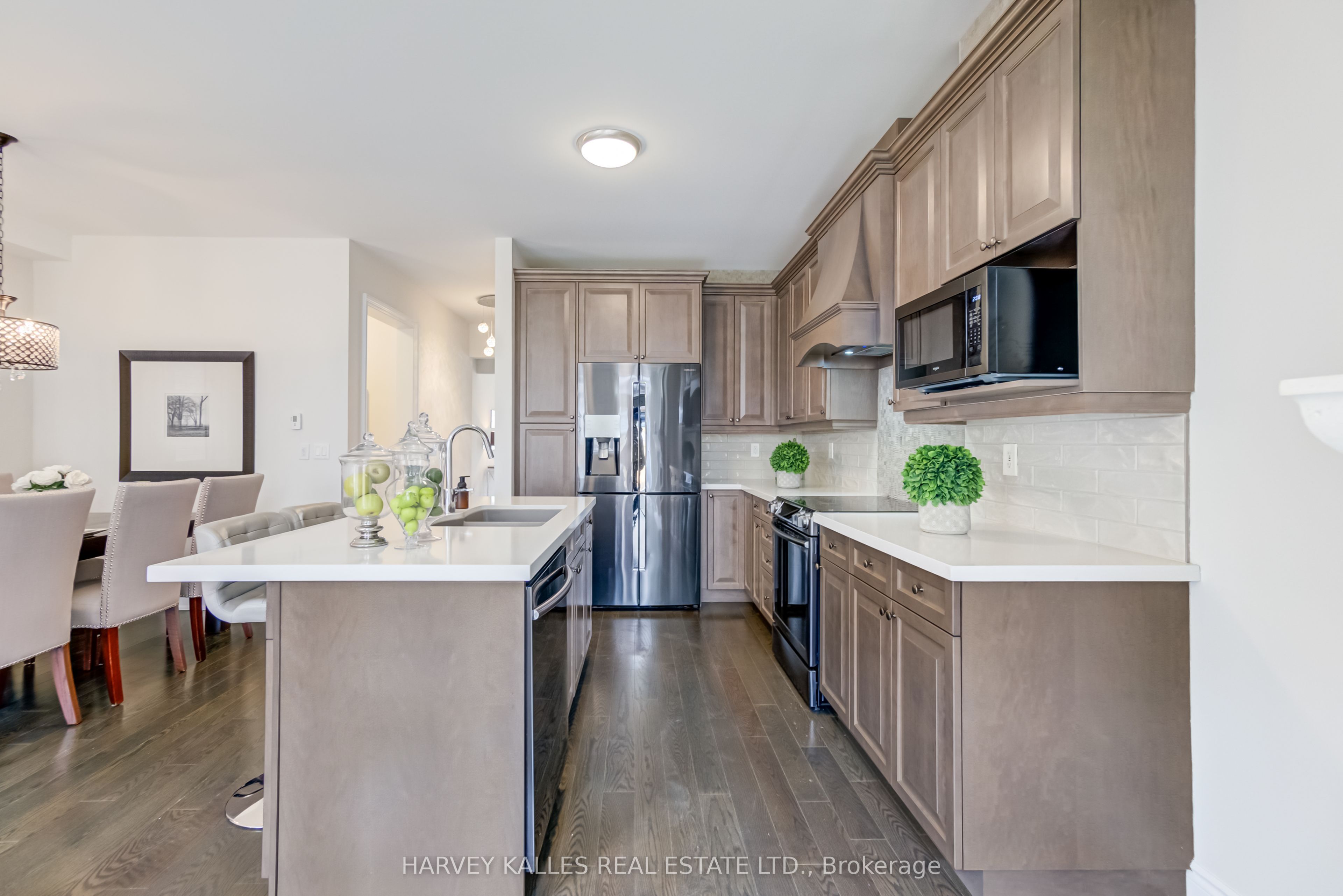 3096 Post Road