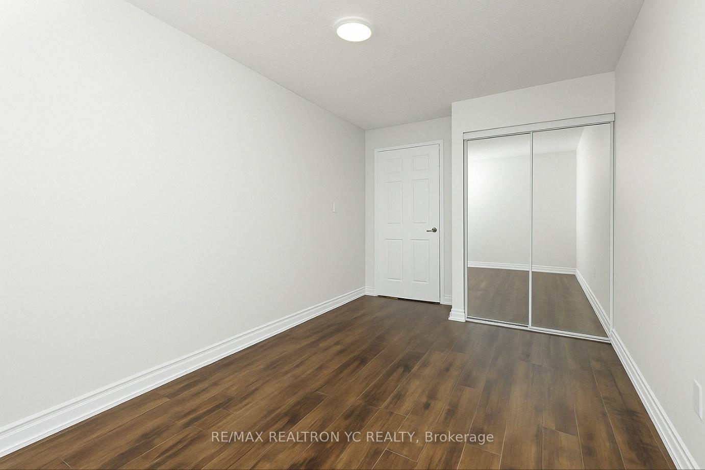 2 Bedrooms Condo at 100 Wingarden,  Toronto For sale