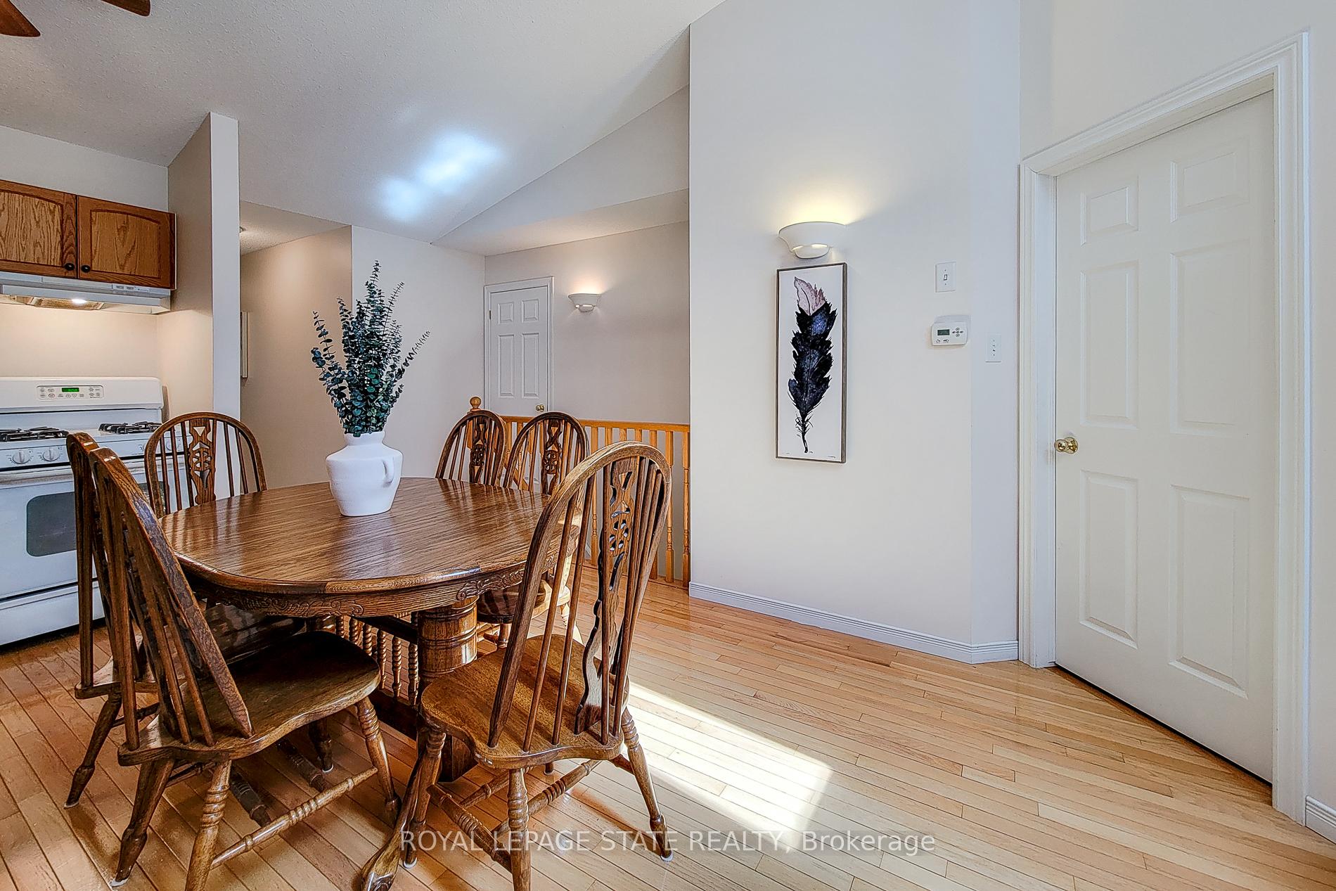 2 Bedrooms Condo at 751 Rymal, Hamilton For sale