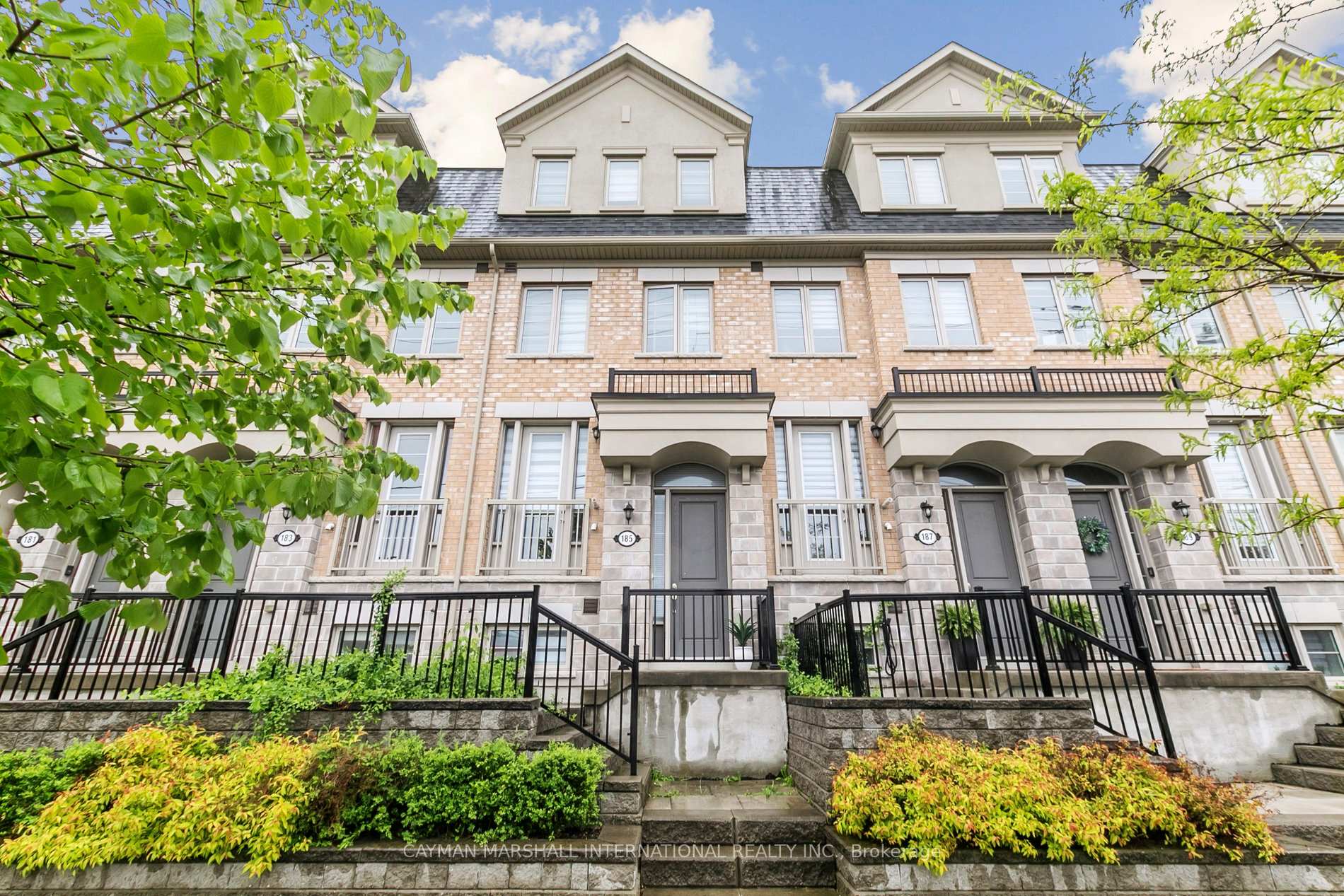 3 Bedrooms Condo at 185 Norseman, Toronto For sale