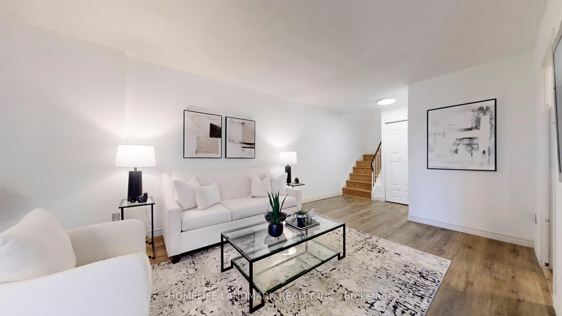 3 Bedrooms Condo at 1395 Williamsport, Mississauga For sale