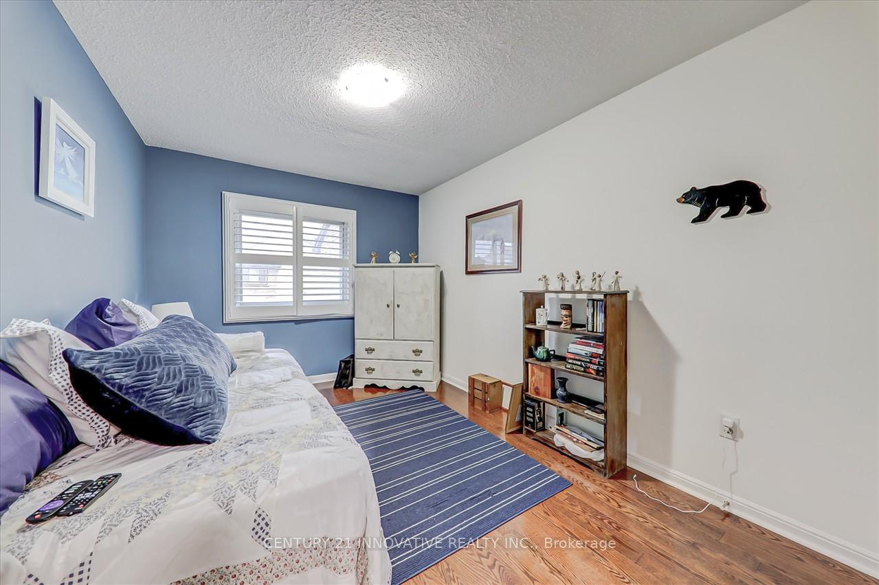 4 Bedrooms Condo at 100 Burrows Hall,  Toronto For sale