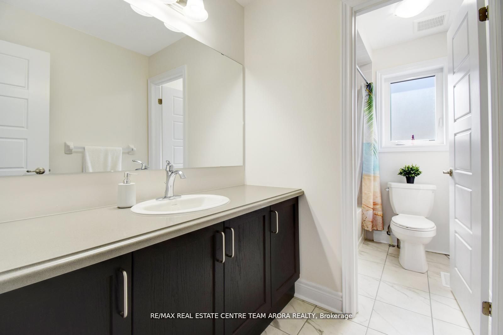 38 Rosewell Crescent