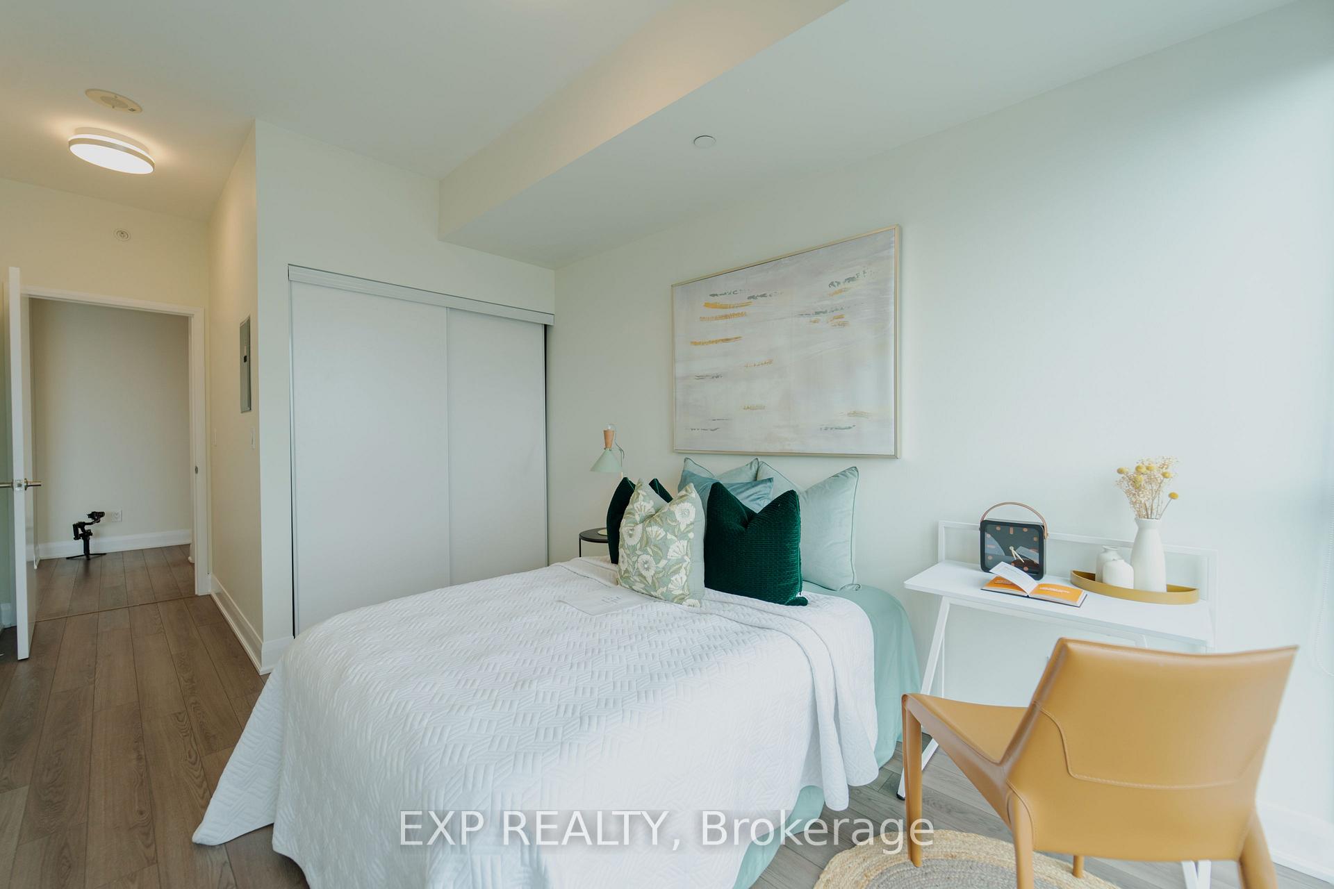 2 Bedrooms Condo at 2900 Highway 7, Vaughan For sale