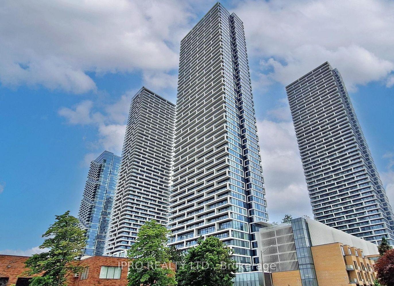2 Bedrooms Condo at 898 Portage, Vaughan For sale
