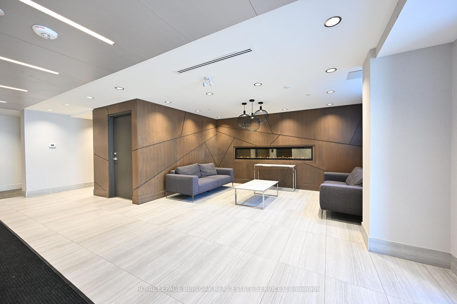 2 Bedrooms Condo at 16 Markle,  Hamilton For sale