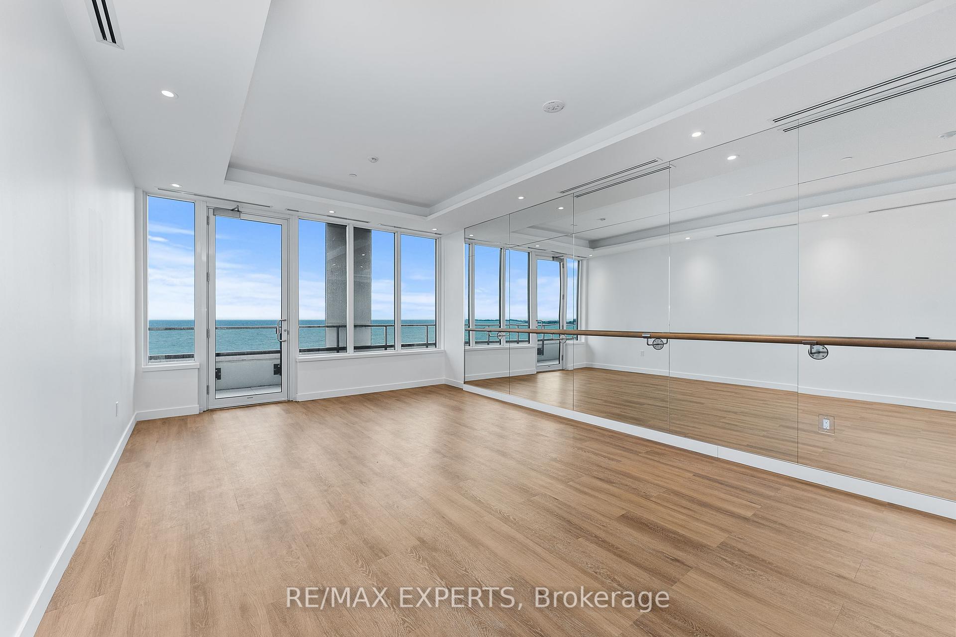 2 Bedrooms Condo at 1926 Lake Shore, Toronto For sale