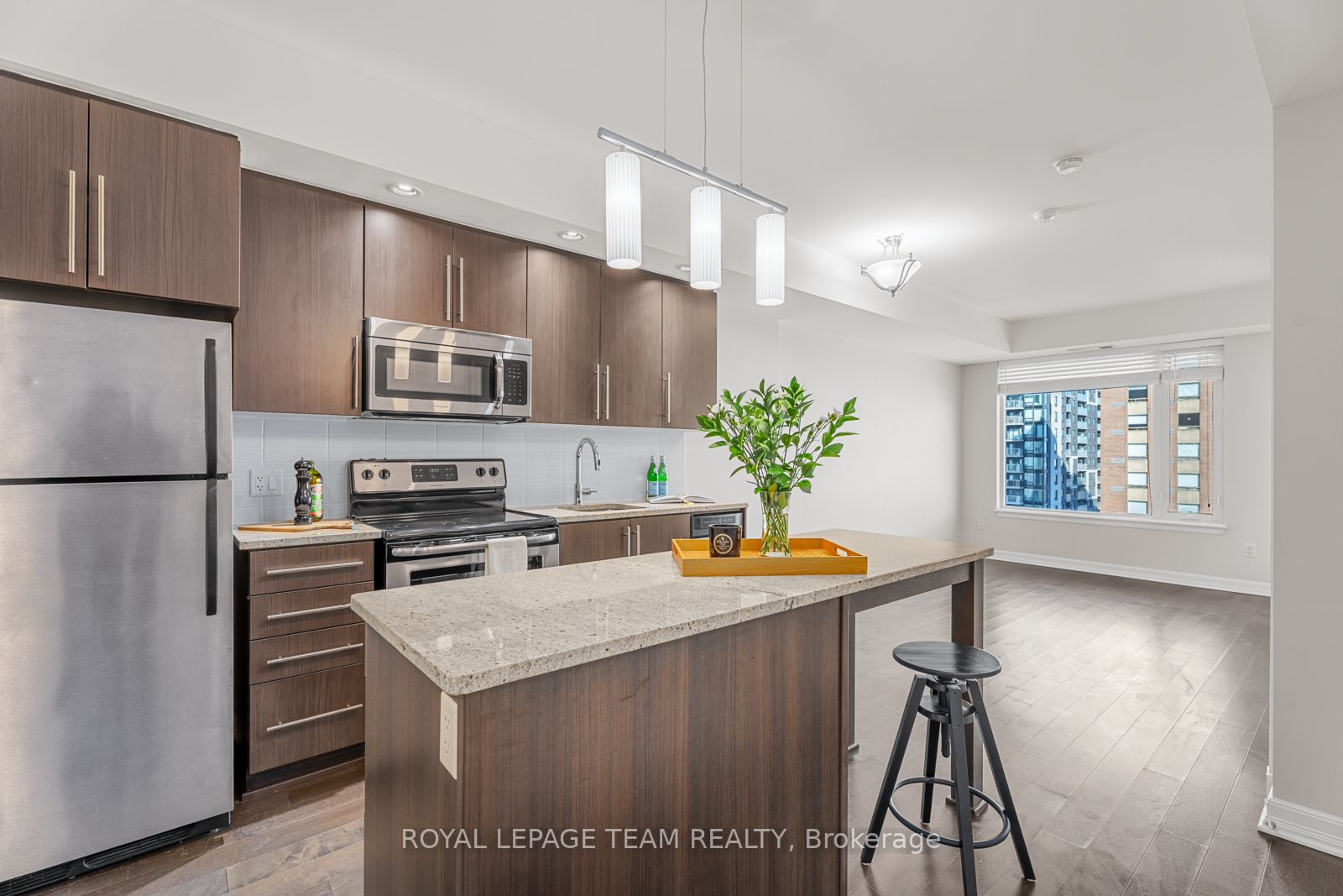238 Besserer Street, #711