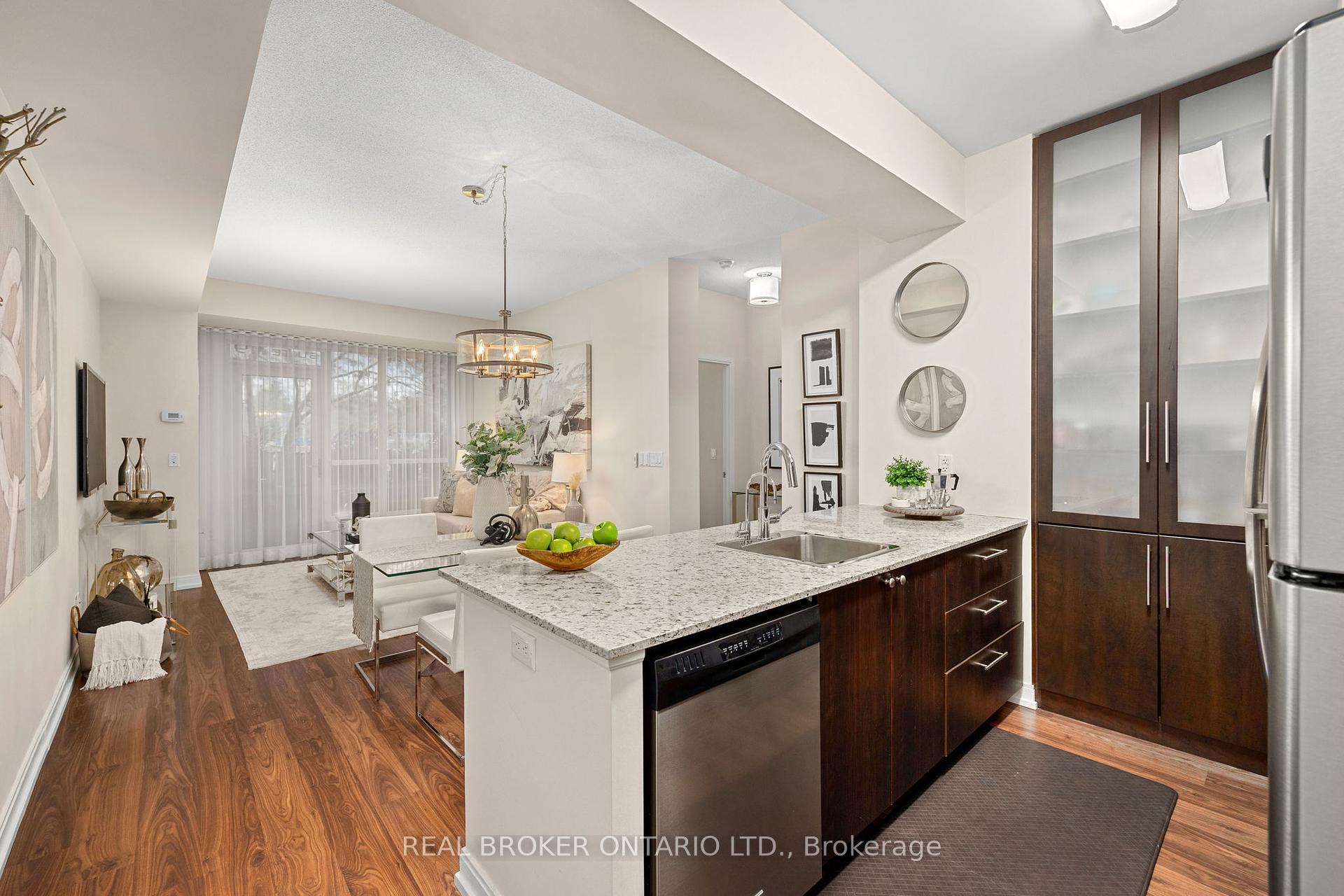 2 Bedrooms Condo at 181 Village Green, Toronto For sale