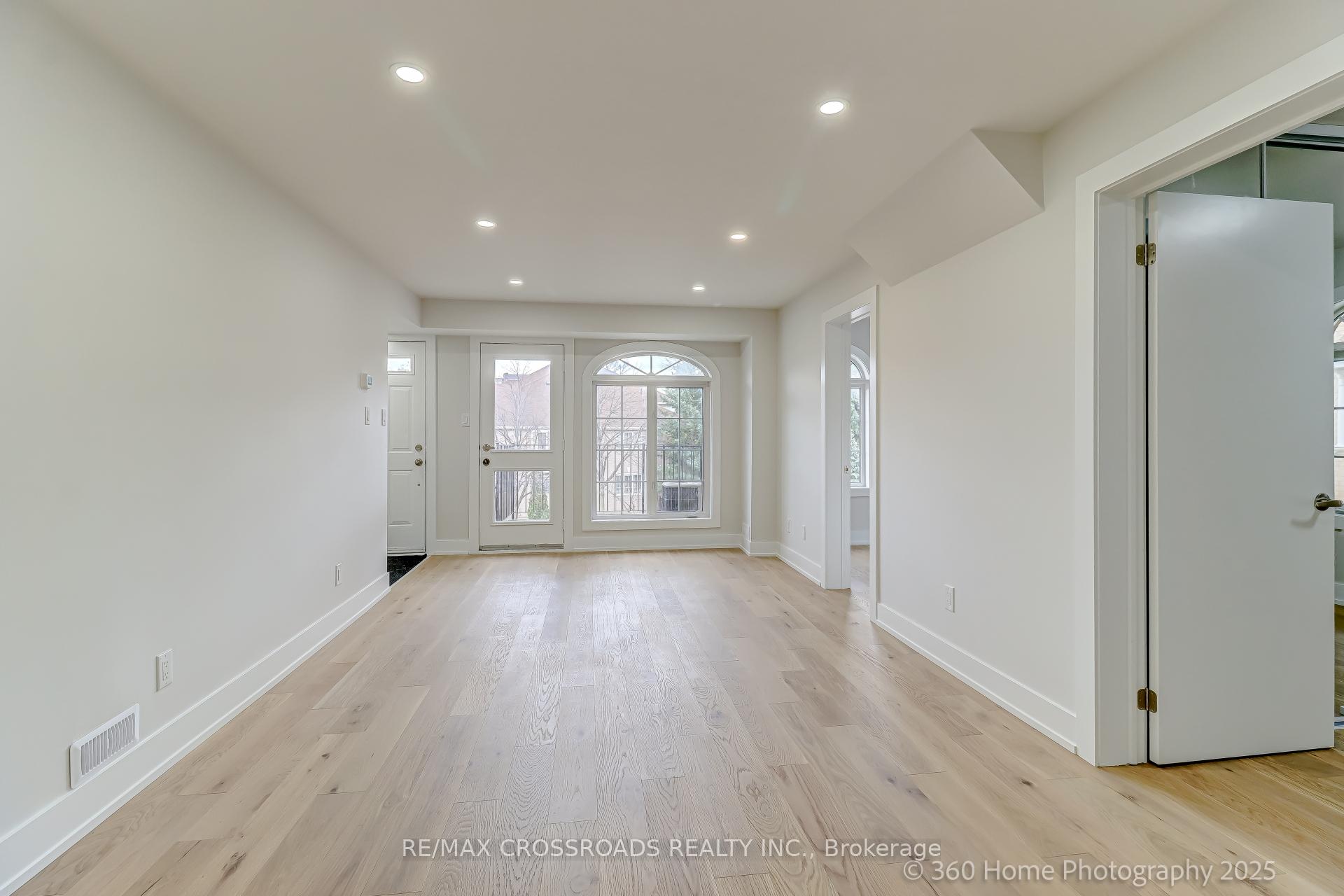 3 Bedrooms Condo at 70 Sidney Belsey,  Toronto For sale