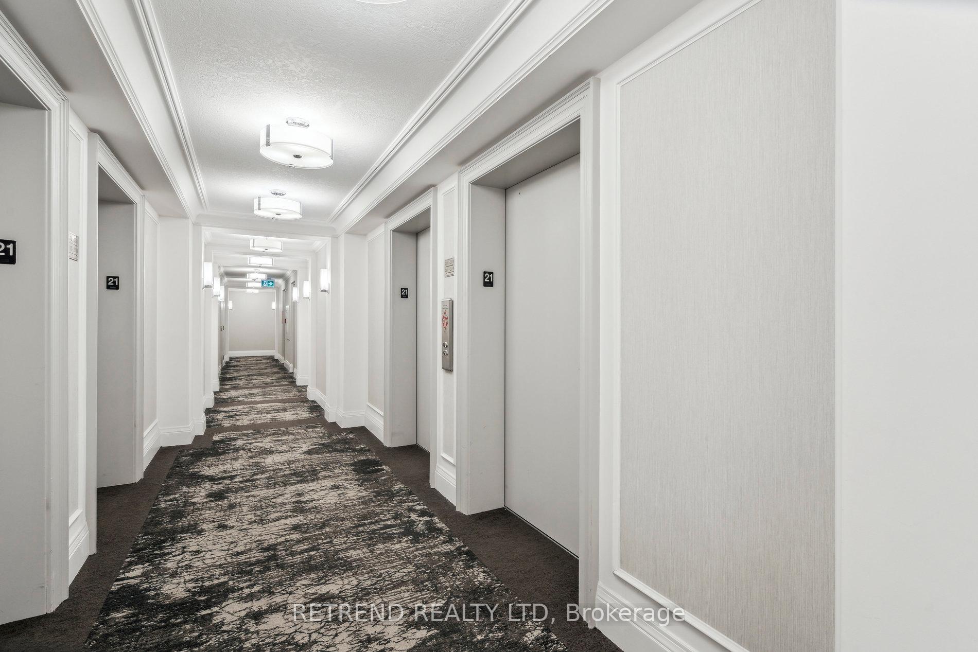 2 Bedrooms Condo at 15 Greenview, Toronto For sale