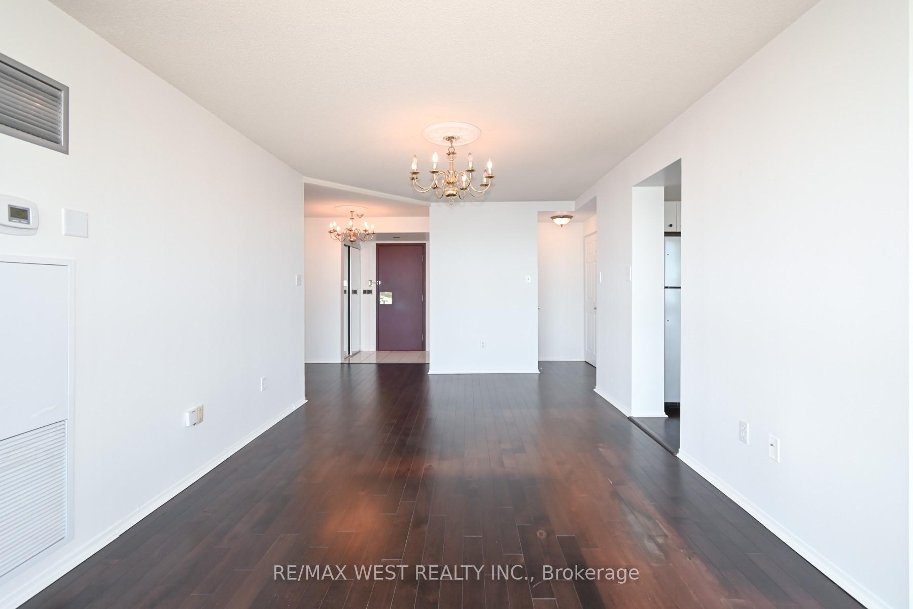 2 Bedrooms Condo at 3233 Eglinton,  Toronto For sale