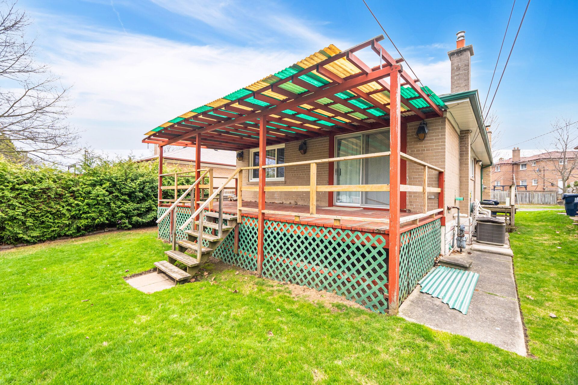 61 Sharbot Avenue
