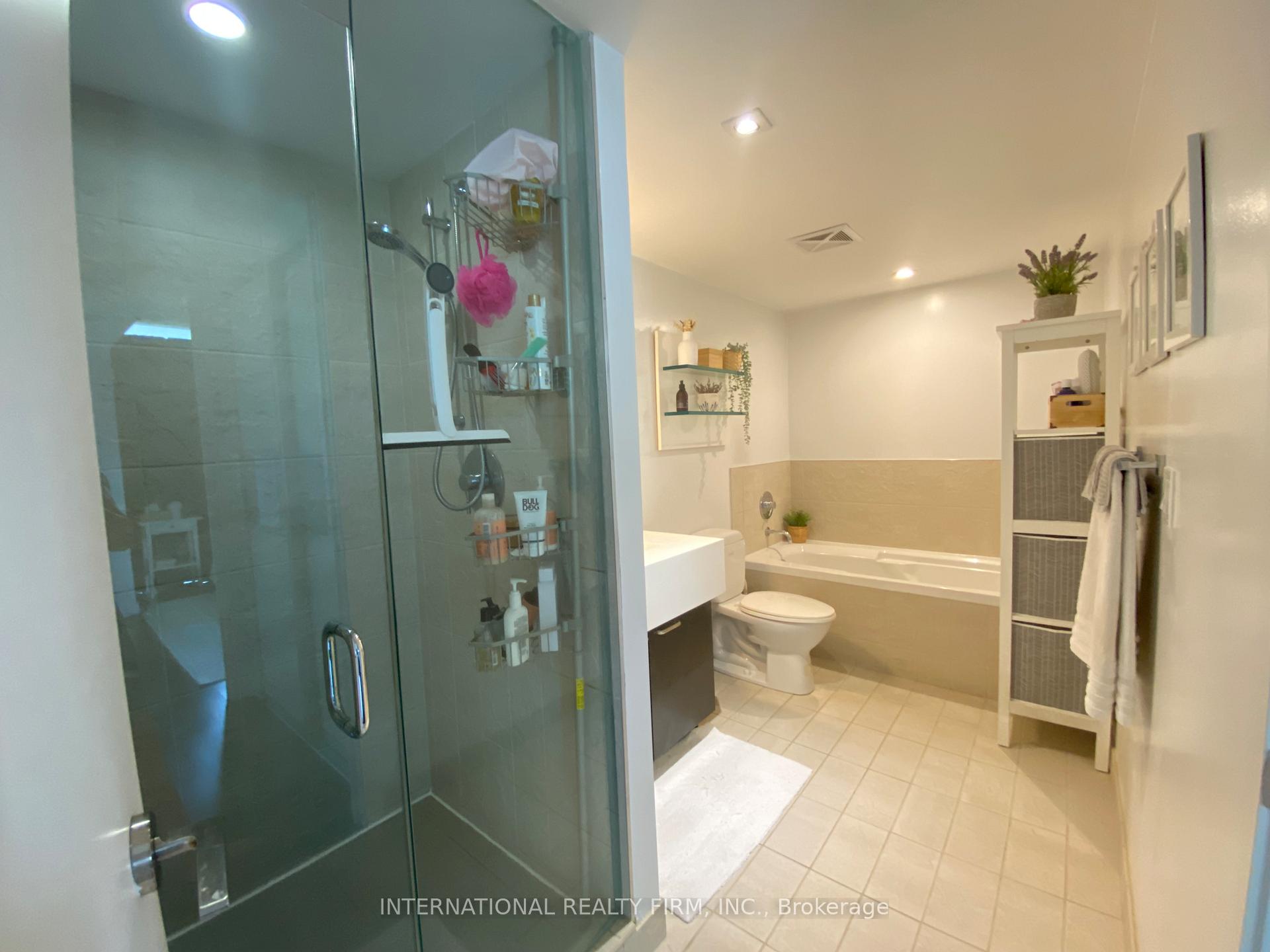 2 Bedrooms Condo at 55 Stewart, Toronto For sale