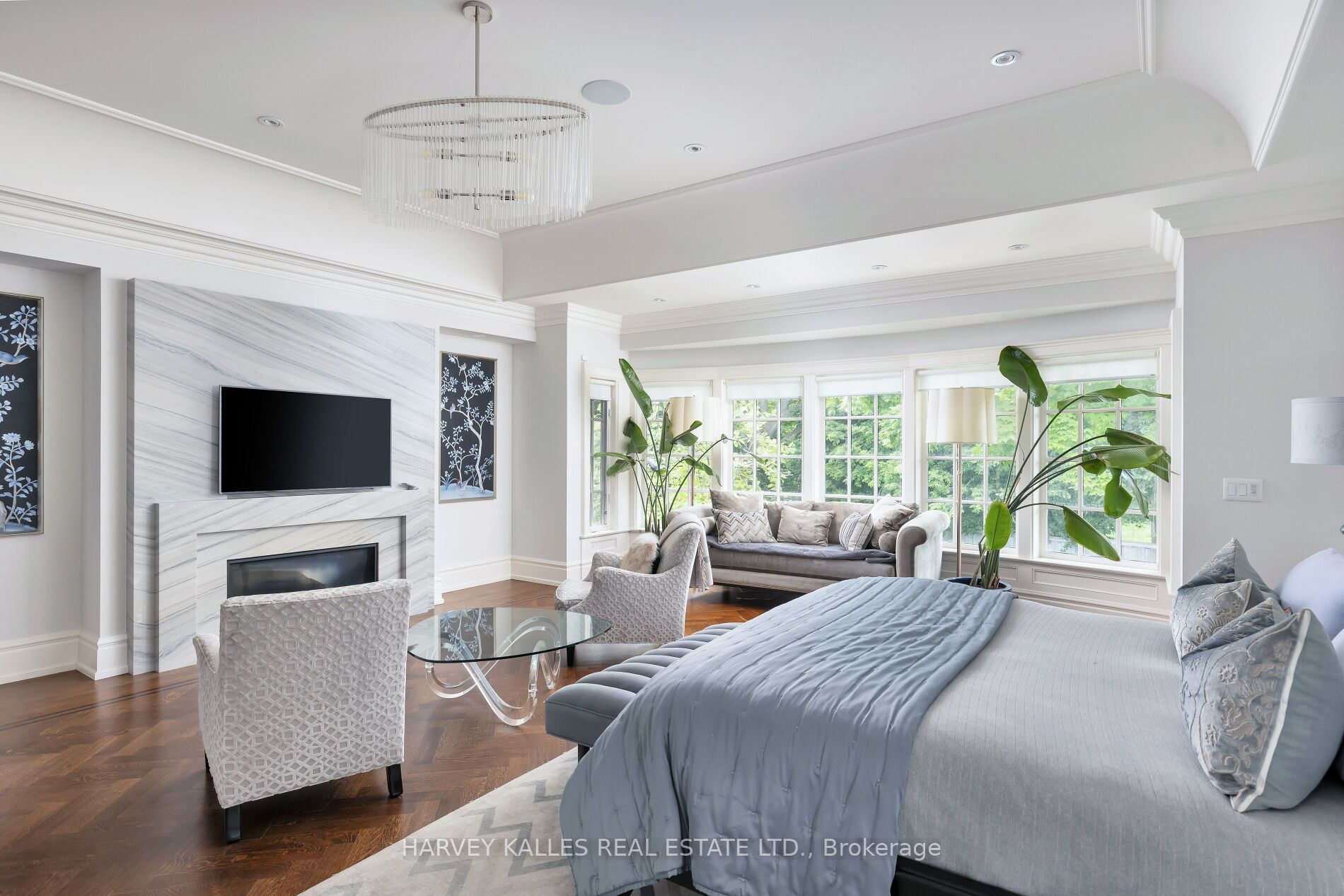 76 Arjay Crescent