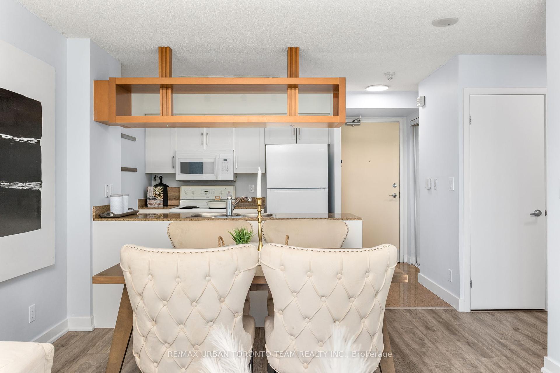 3 Bedrooms Condo at 81 Navy Wharf,  Toronto For sale