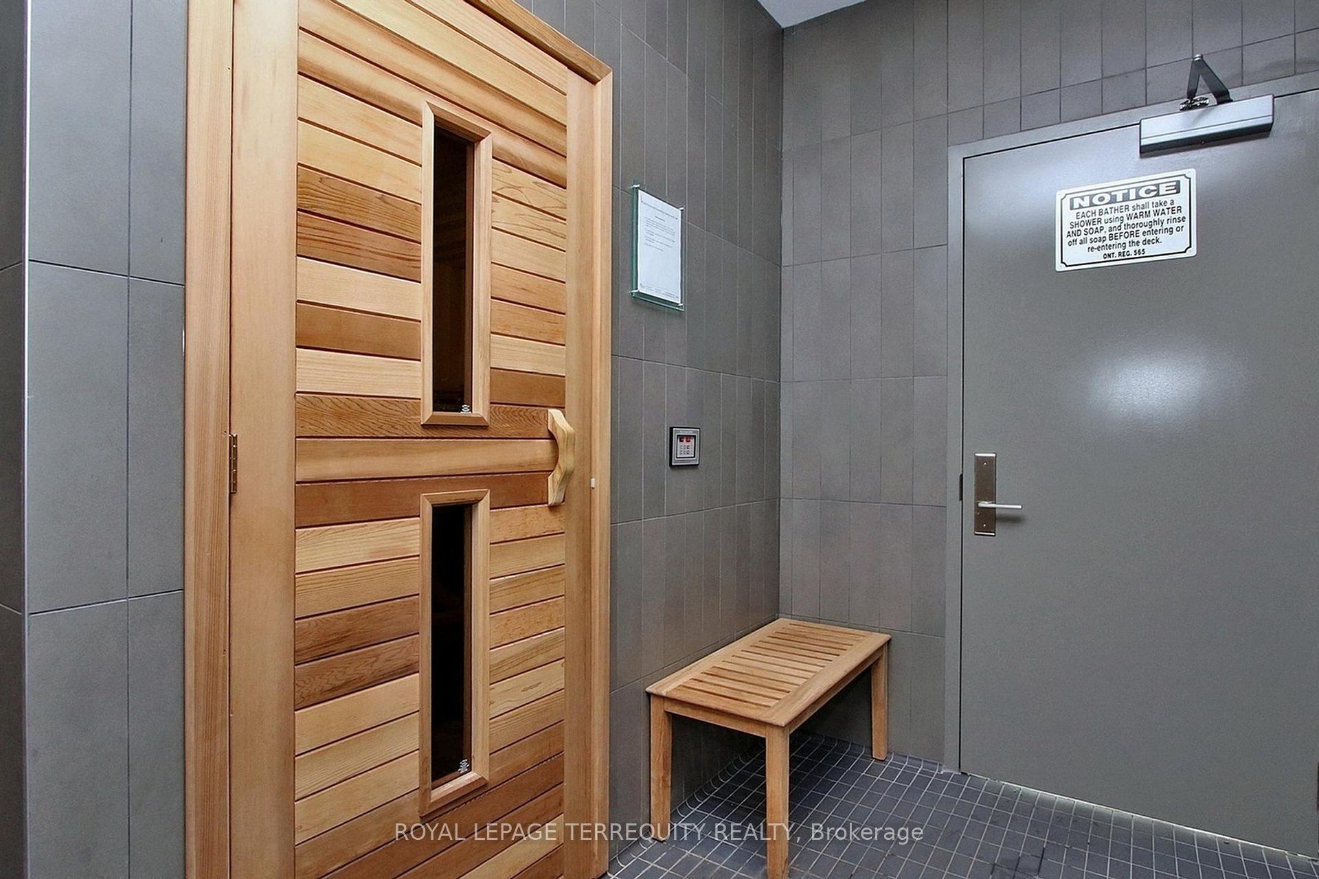 2 Bedrooms Condo at 8 The Esplanade, Toronto For sale