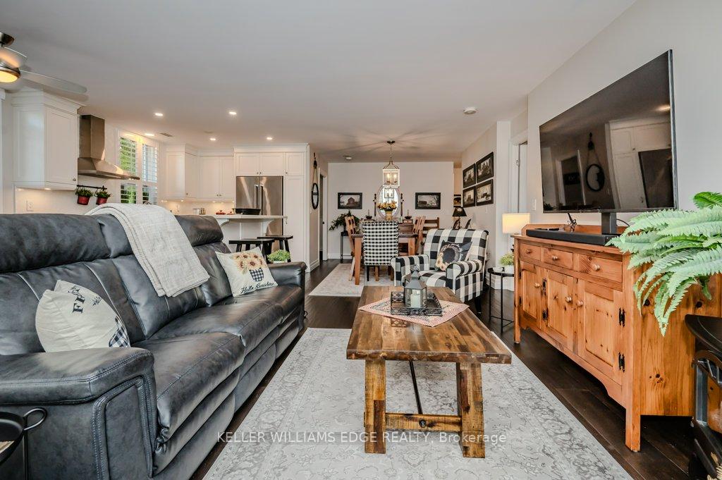 2 Bedrooms Condo at 1150 Parkwest, Mississauga For sale