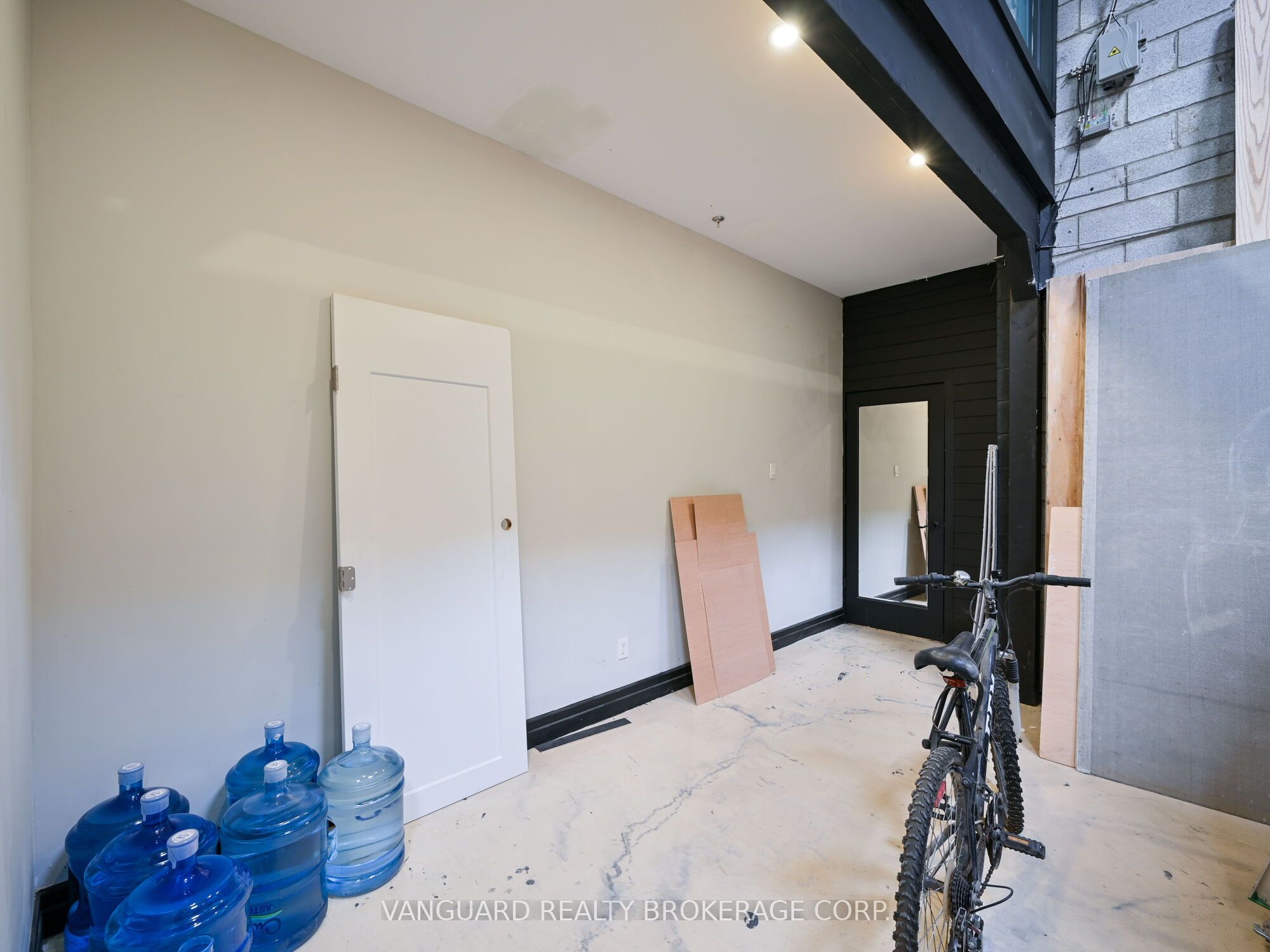 40 Pippin Road, #6