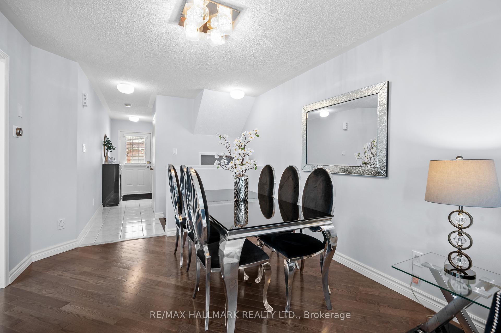 3 Bedrooms Condo at 5950 Glen Erin,  Mississauga For sale