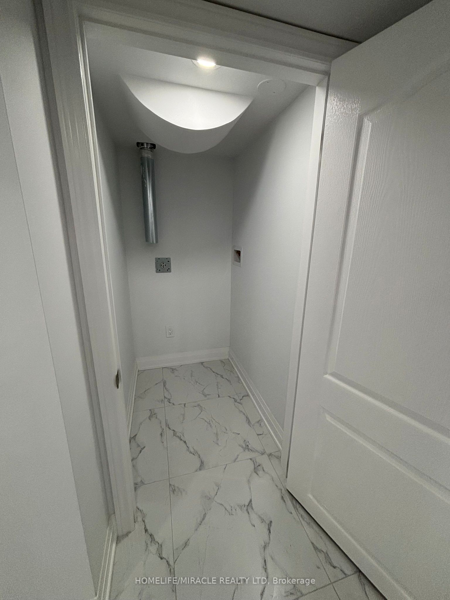 12 Rosewell Crescent