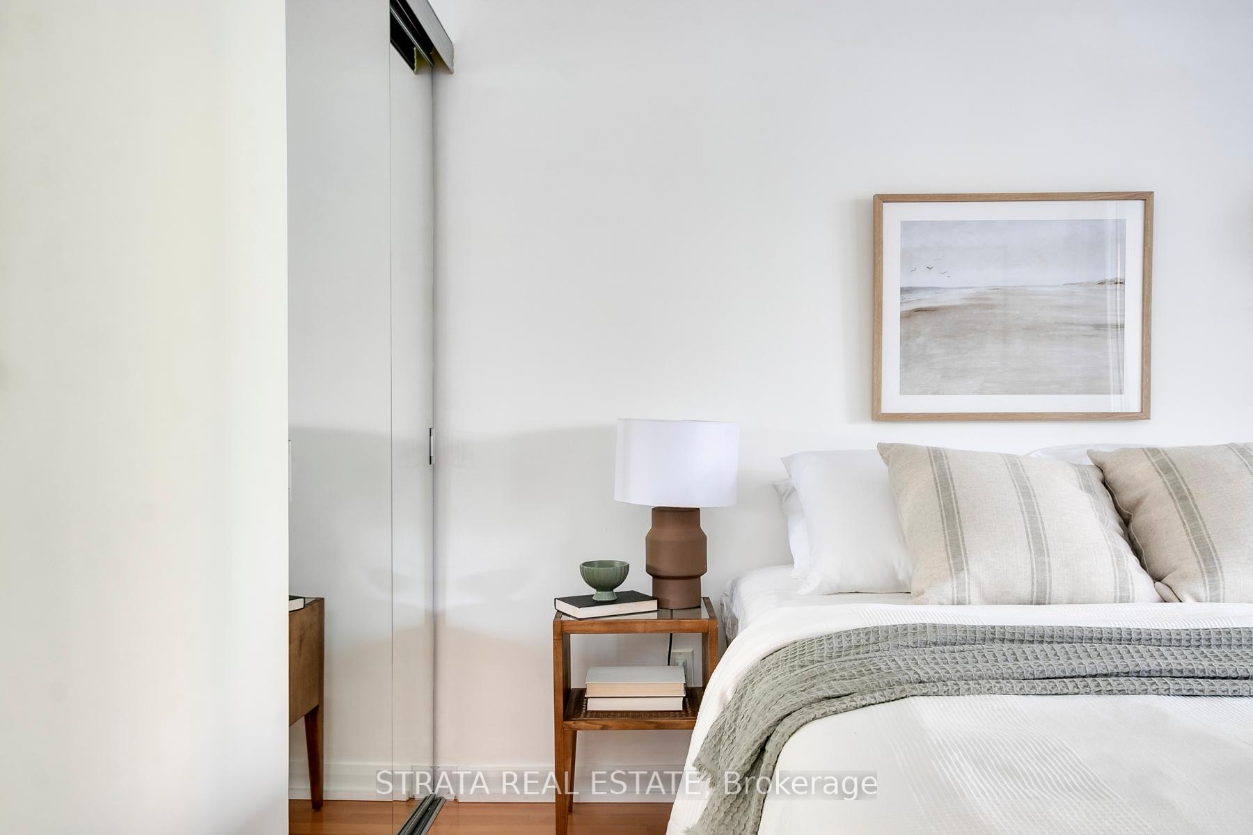 1 Bedroom Condo at 111 Elizabeth, Toronto For sale