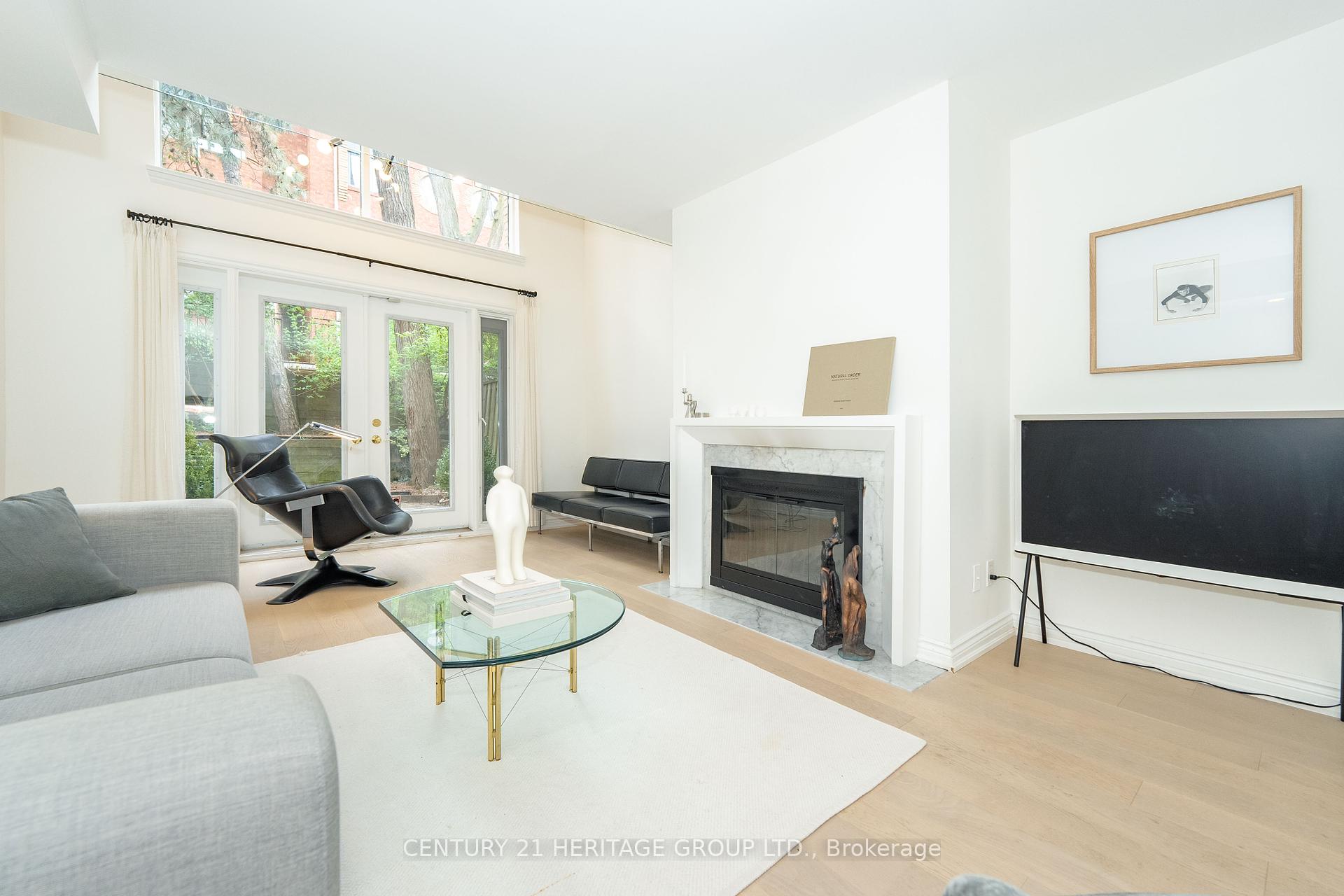 3 Bedrooms Condo at 280 Sherbourne, Toronto For sale