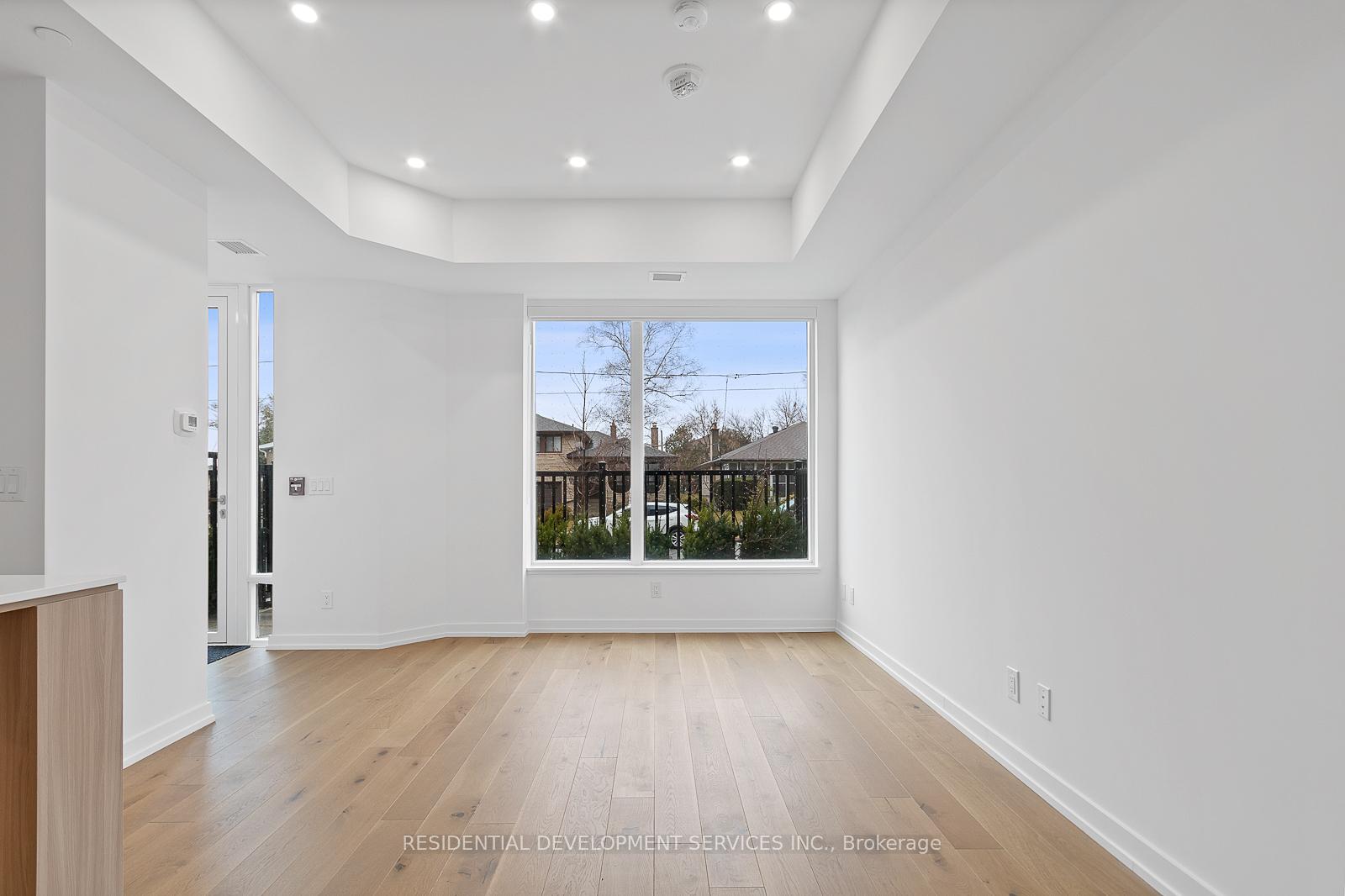 3 Bedrooms Condo at 15 Maryport Ave,  Toronto For sale