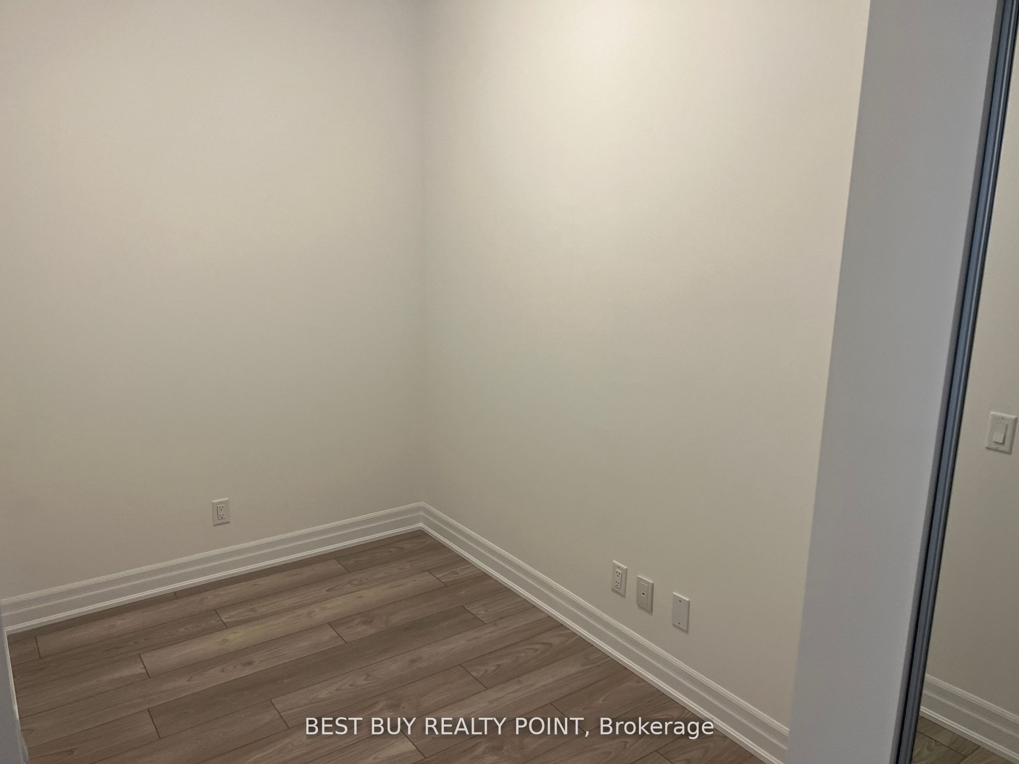 36 Elm Drive W, #201
