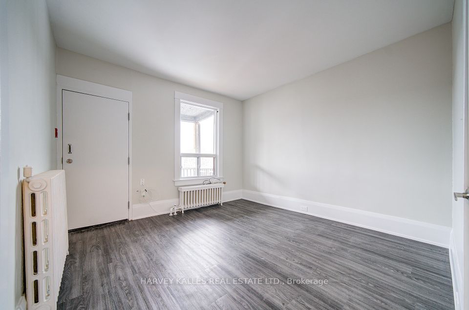1074 St Clair Avenue W 2