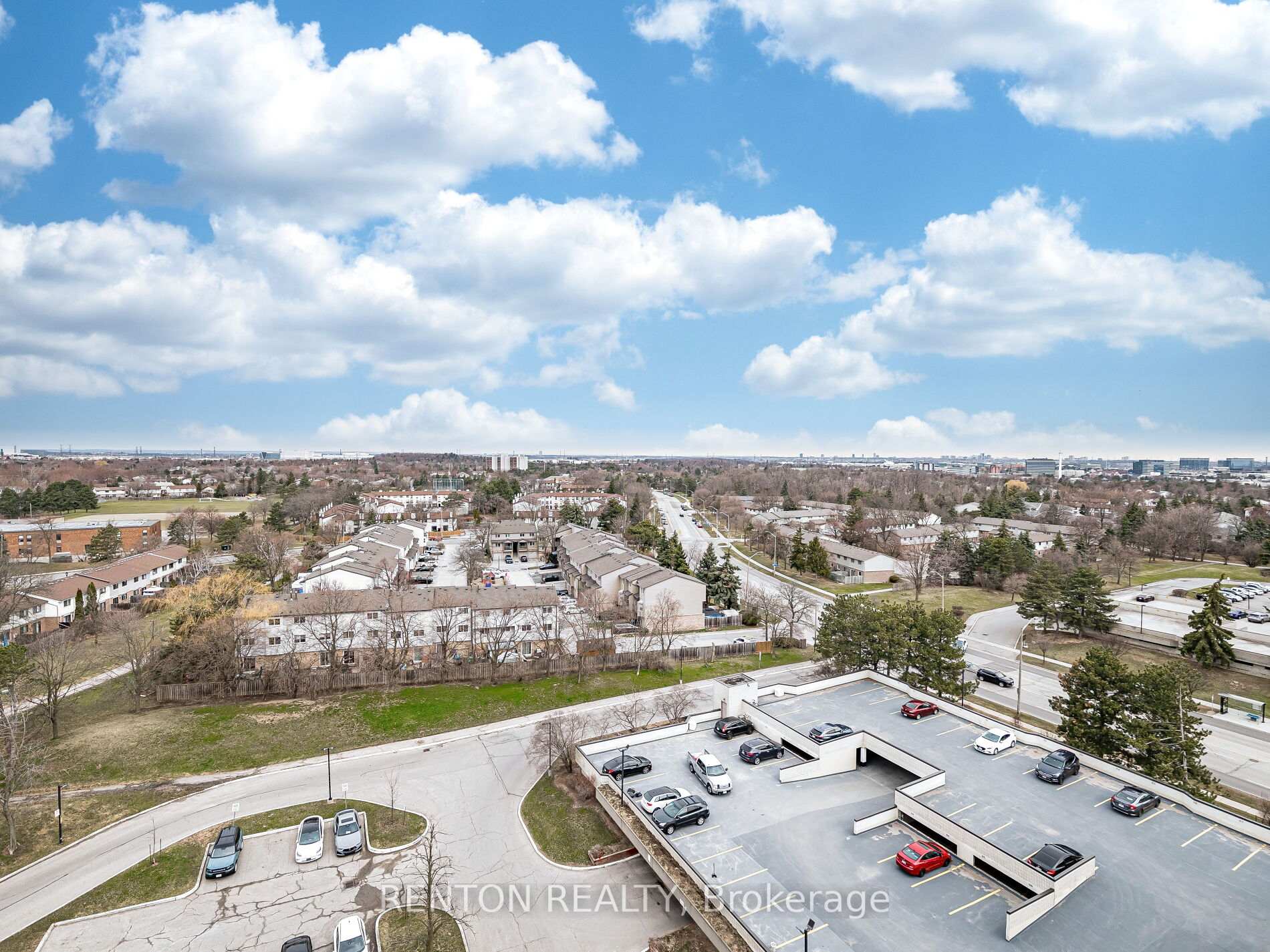 2 Bedrooms Condo at 6720 Glen Erin,  Mississauga For sale