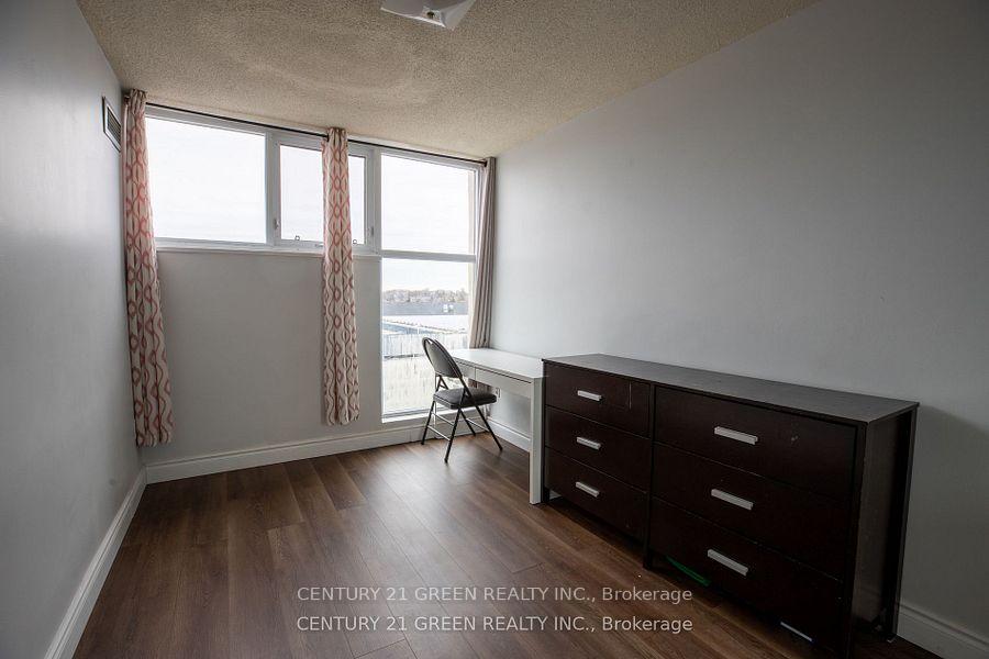 5 Bedrooms Condo at 366 The East Mall, Toronto For sale