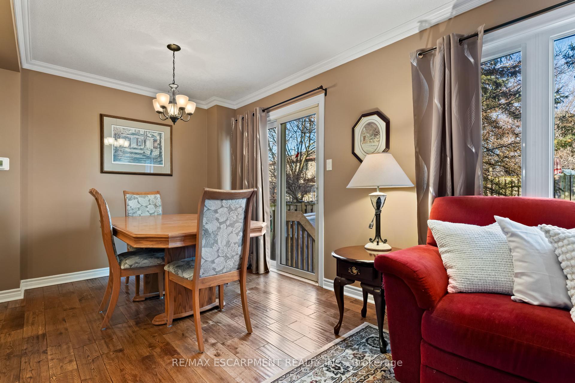 3 Bedrooms Condo at 79 Braeheid,  Hamilton For sale