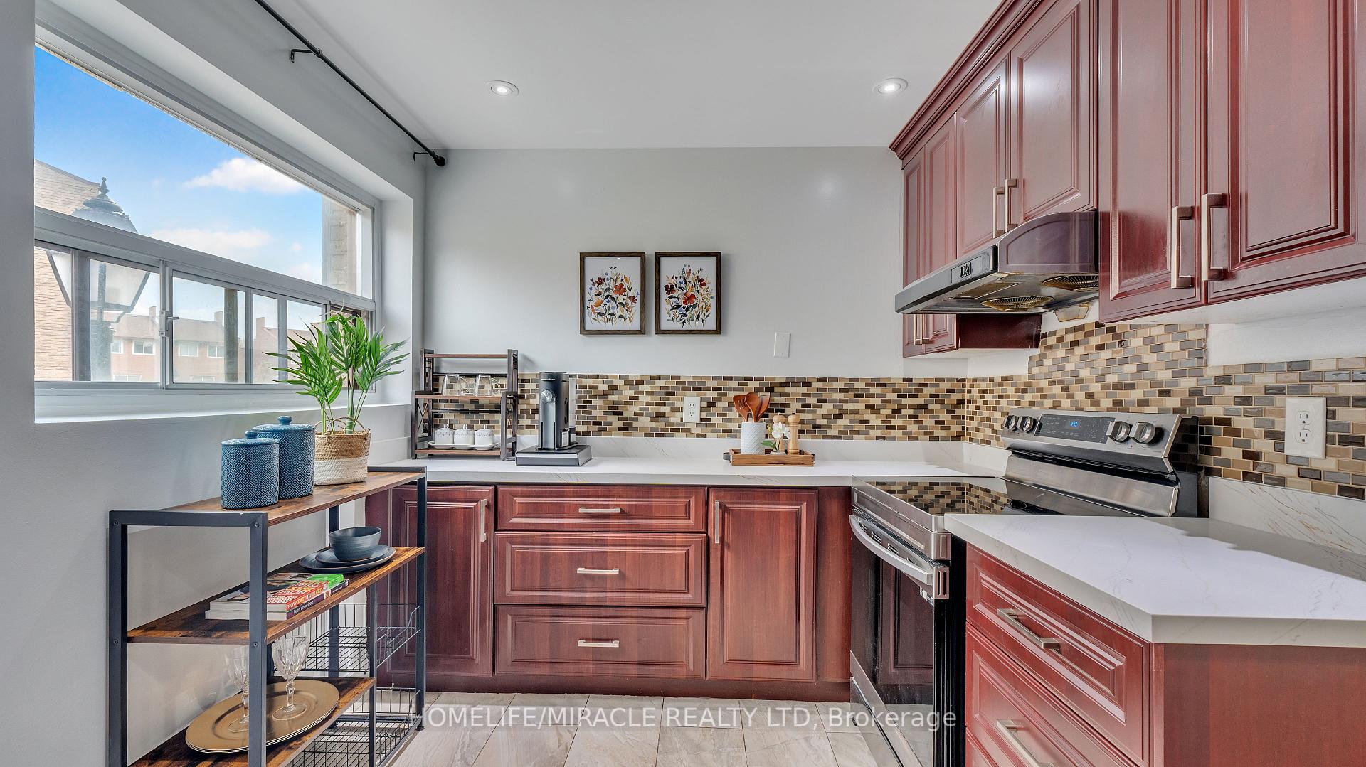 3 Bedrooms Condo at 91 Muir, Toronto For sale