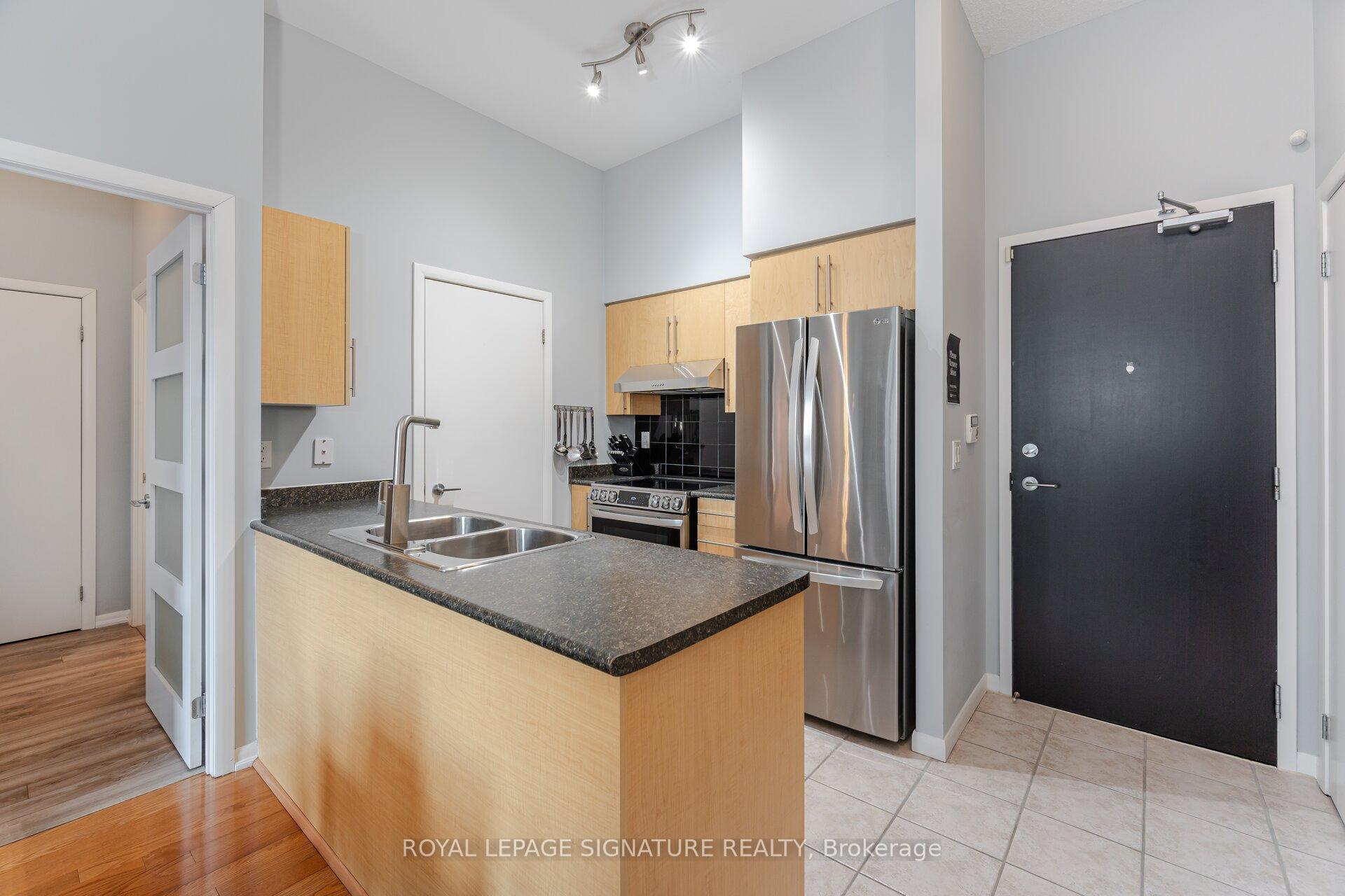 2 Bedrooms Condo at 231 Fort York, Toronto For sale