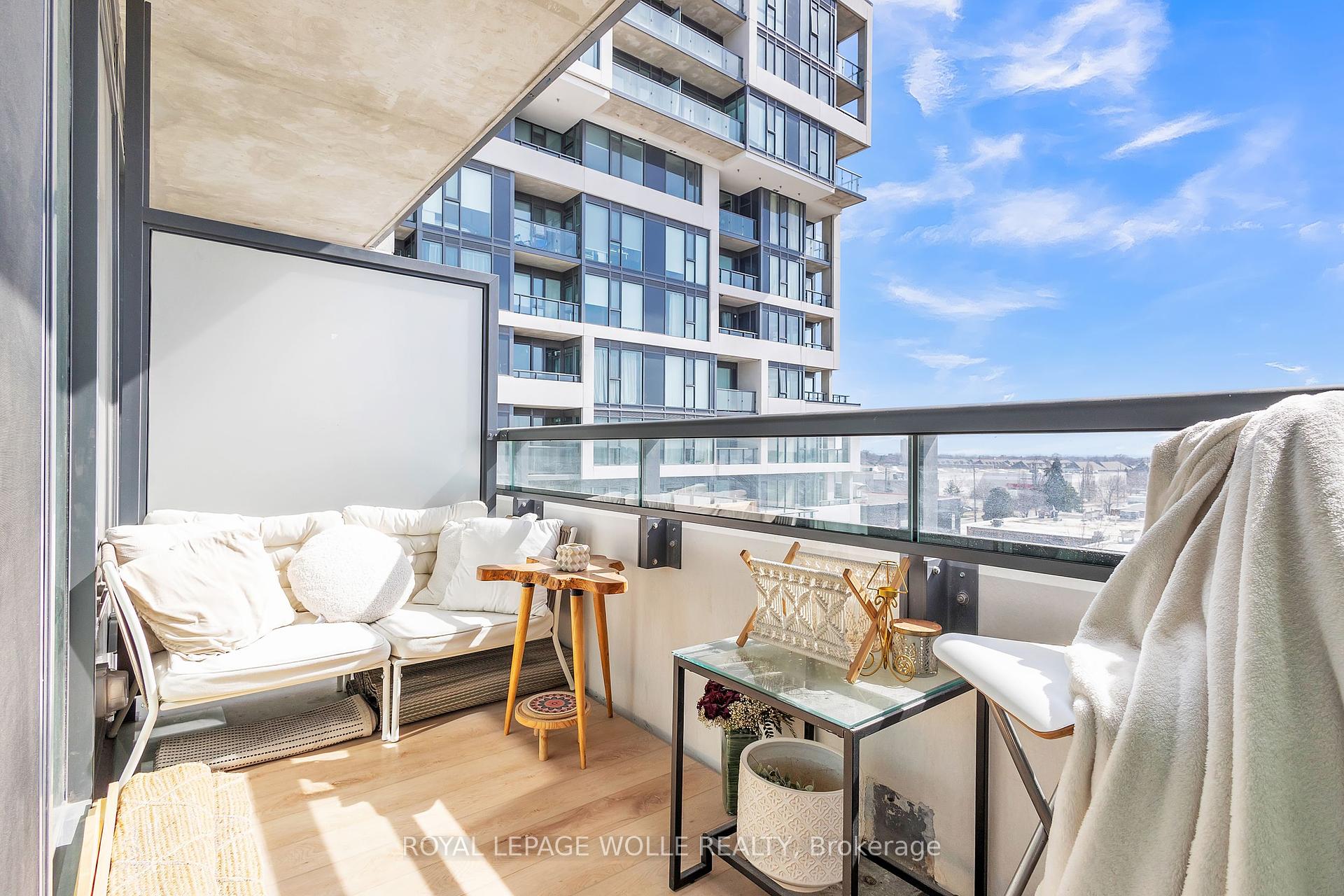 2 Bedrooms Condo at 859 The Queensway, Toronto For sale