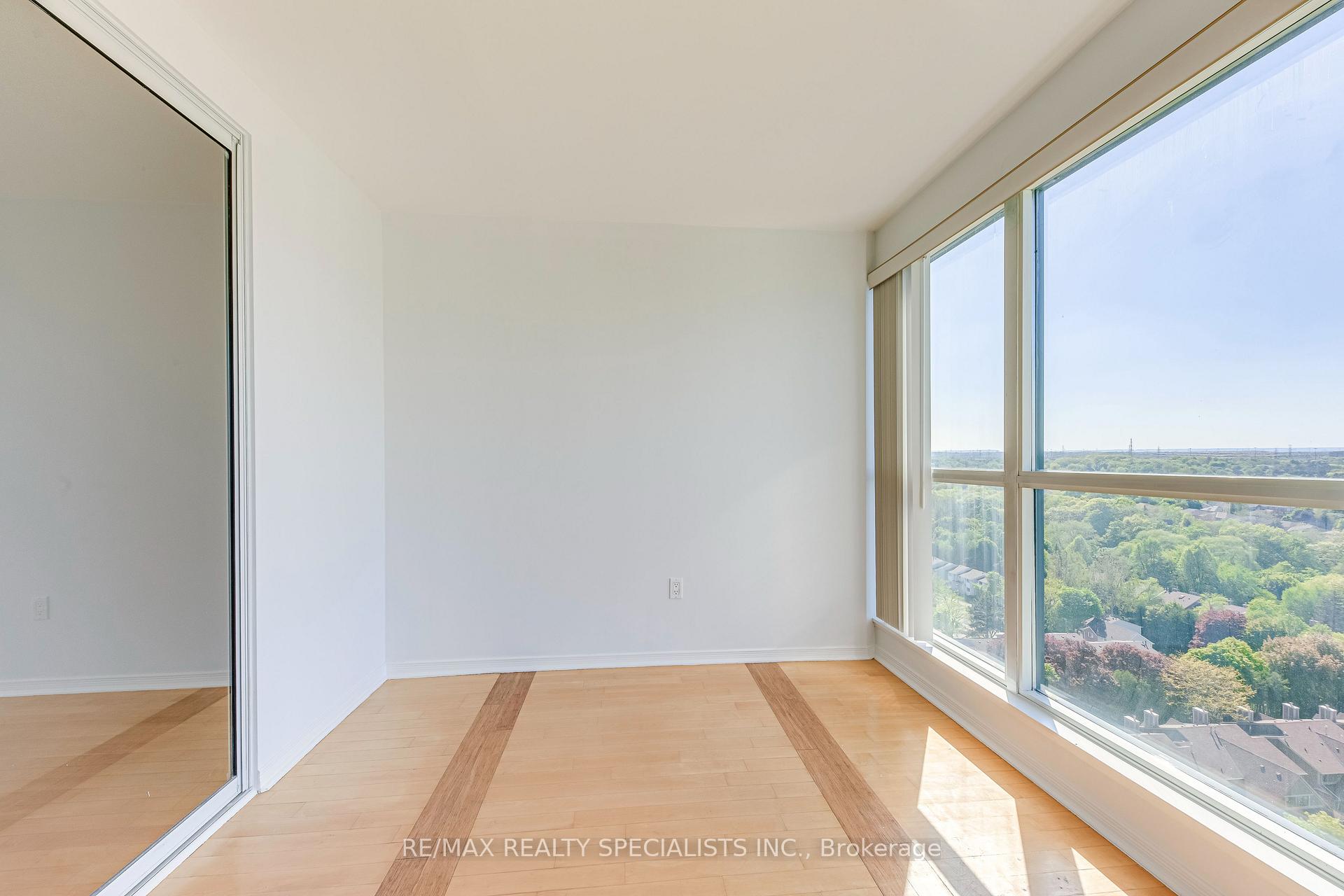 2 Bedrooms Condo at 2177 Burnhamthorpe, Mississauga For sale