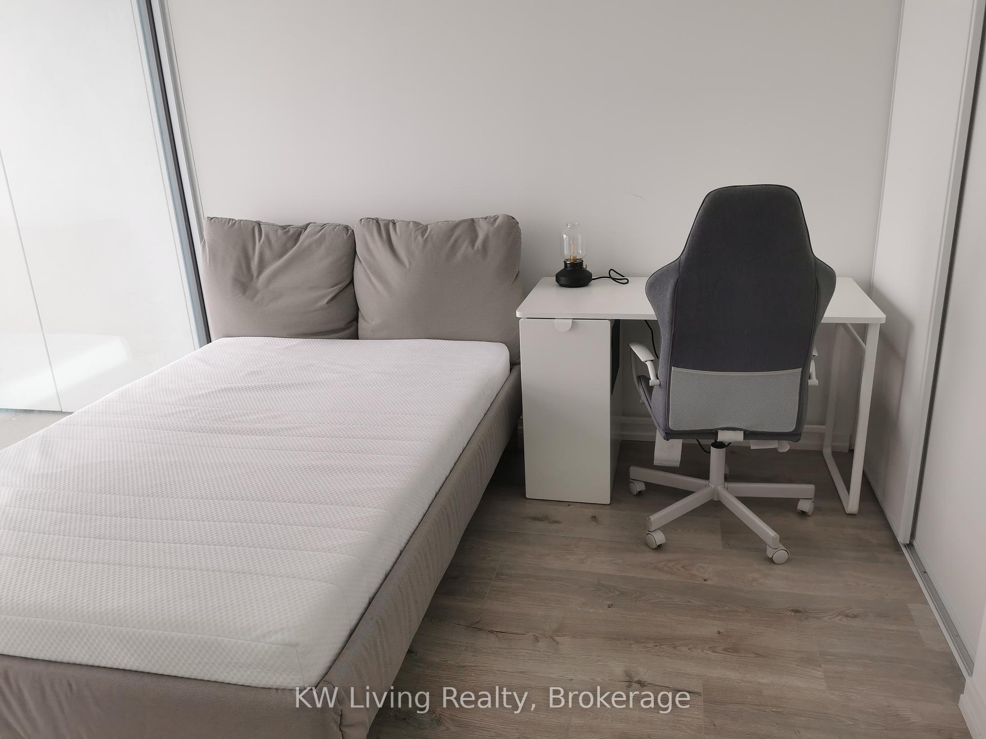 1 Bedroom Condo at 1000 Portage,  Vaughan For sale