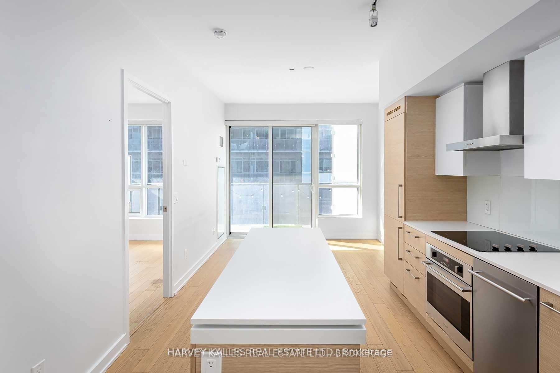 1030 King Street W 1002