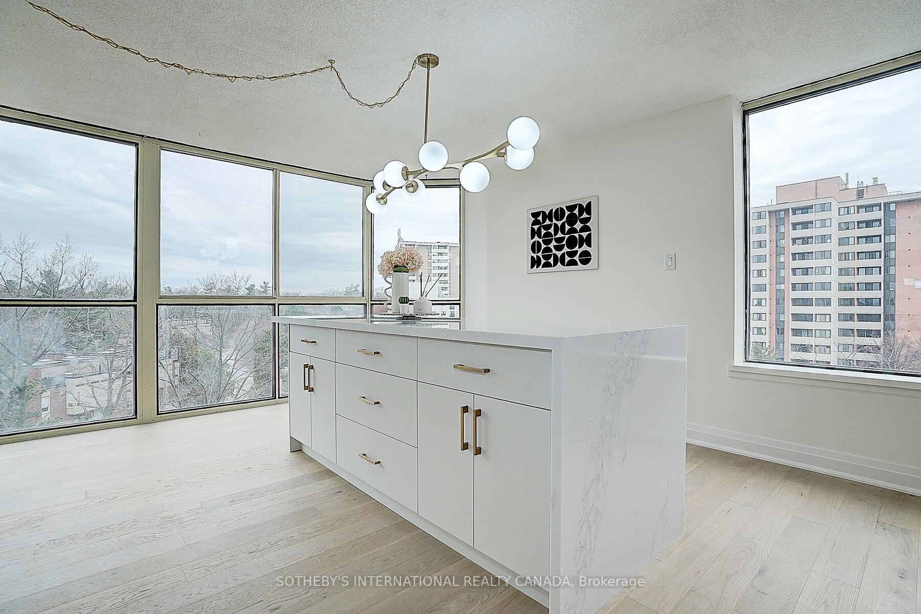 2 Bedrooms Condo at 1240 Marlborough, Oakville For sale