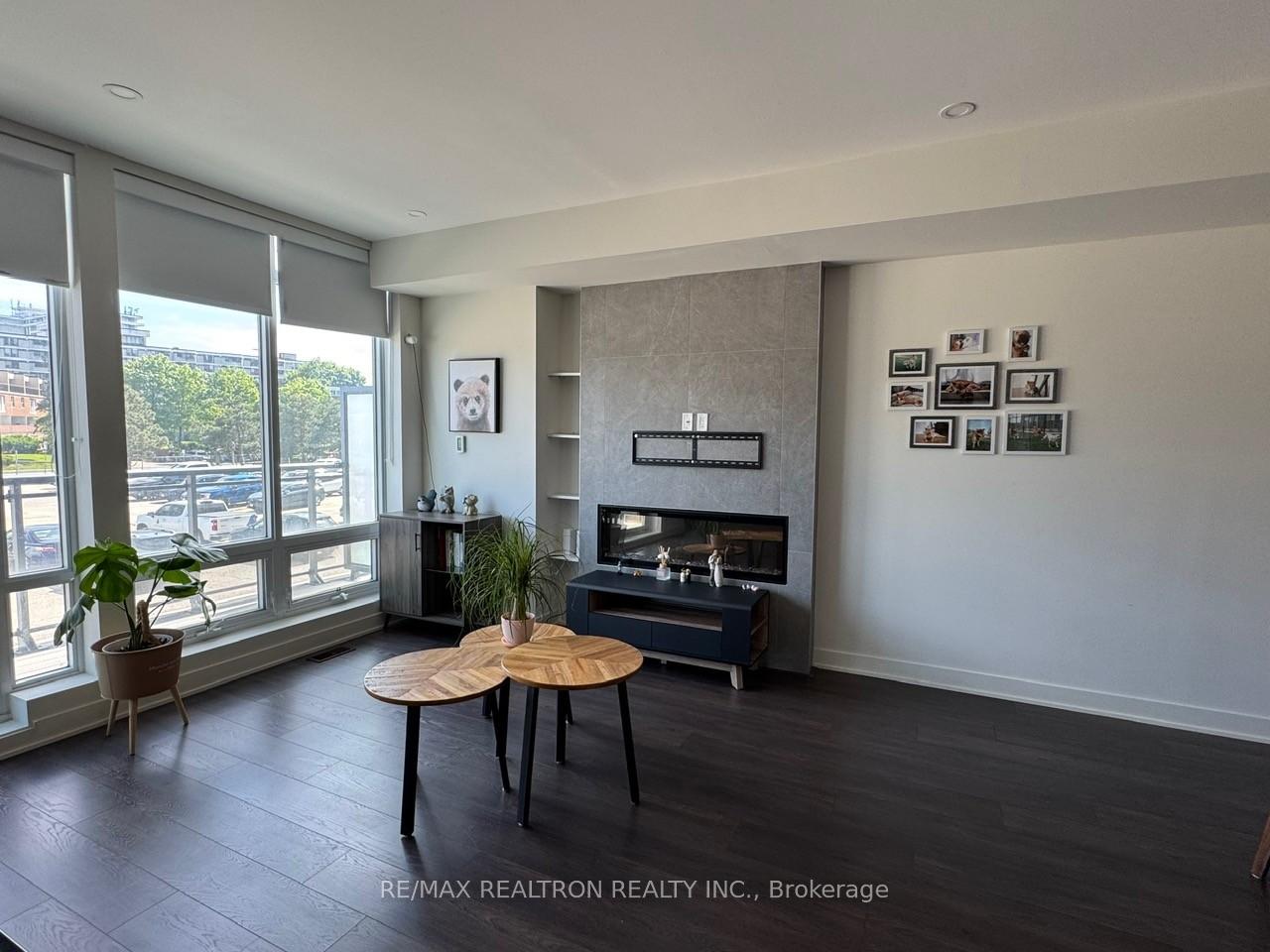 3 Bedrooms Condo at 25 Sonic, Toronto For sale