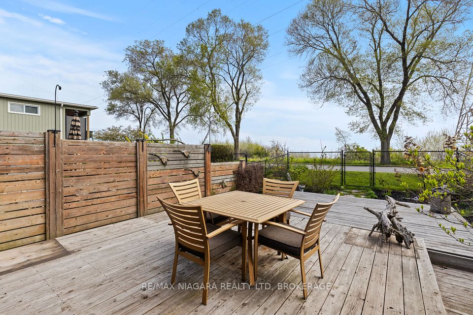 1069 Beach Boulevard, Hamilton, ON L8H 6Z9