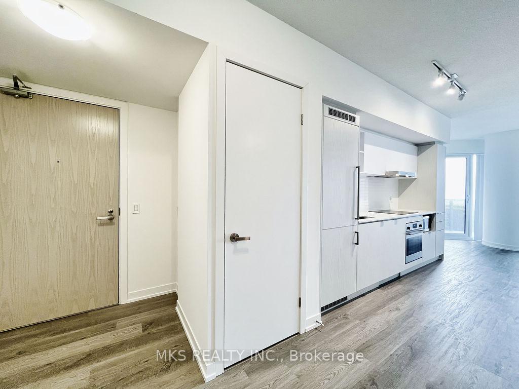 2 Bedrooms Condo at 55 Cooper,  Toronto For sale