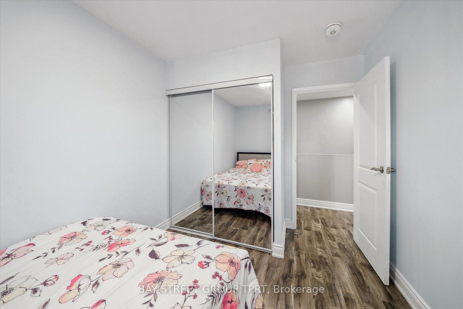 4 Bedrooms Condo at 16 Bur Oak, Toronto For sale